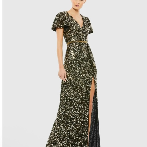 Mac Duggal Gold Sequins Wrap Over Butterfly Sleeve Gown Size 12